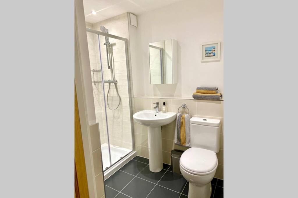 Beautiful 2 Bedroom, 2 Bathroom Flat With Parking. Pitlochry Eksteriør billede