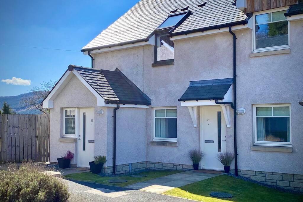 Beautiful 2 Bedroom, 2 Bathroom Flat With Parking. Pitlochry Eksteriør billede