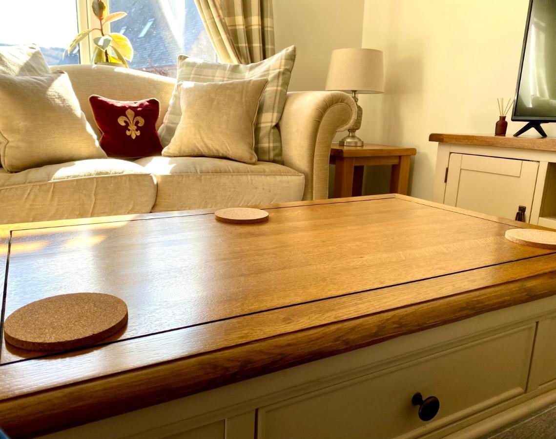 Beautiful 2 Bedroom, 2 Bathroom Flat With Parking. Pitlochry Eksteriør billede